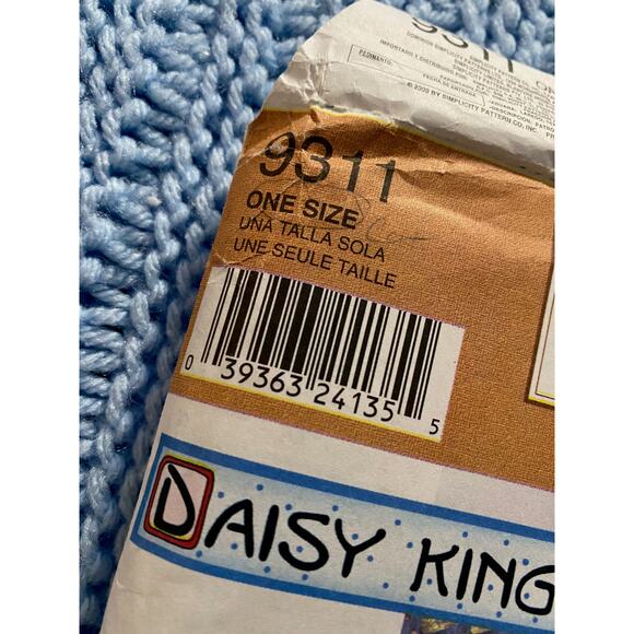 Simplicity sewing pattern  9311 baby quilt Nursery Daisy kingdom - Picture 2 of 5